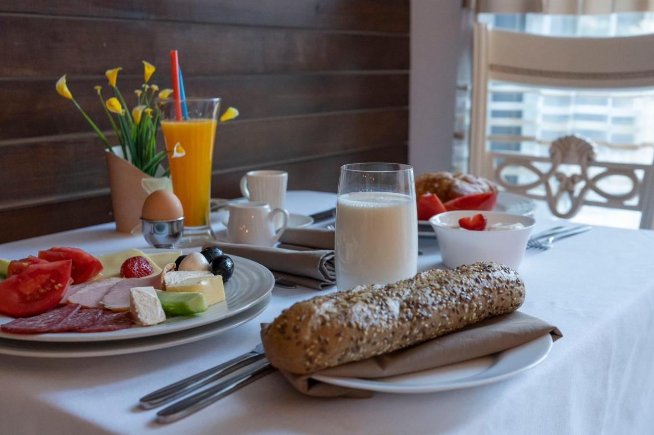 Pulpudeva Family Hotel Plovdiv Buitenkant foto