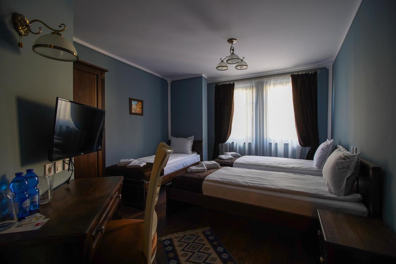 Pulpudeva Family Hotel Plovdiv Buitenkant foto