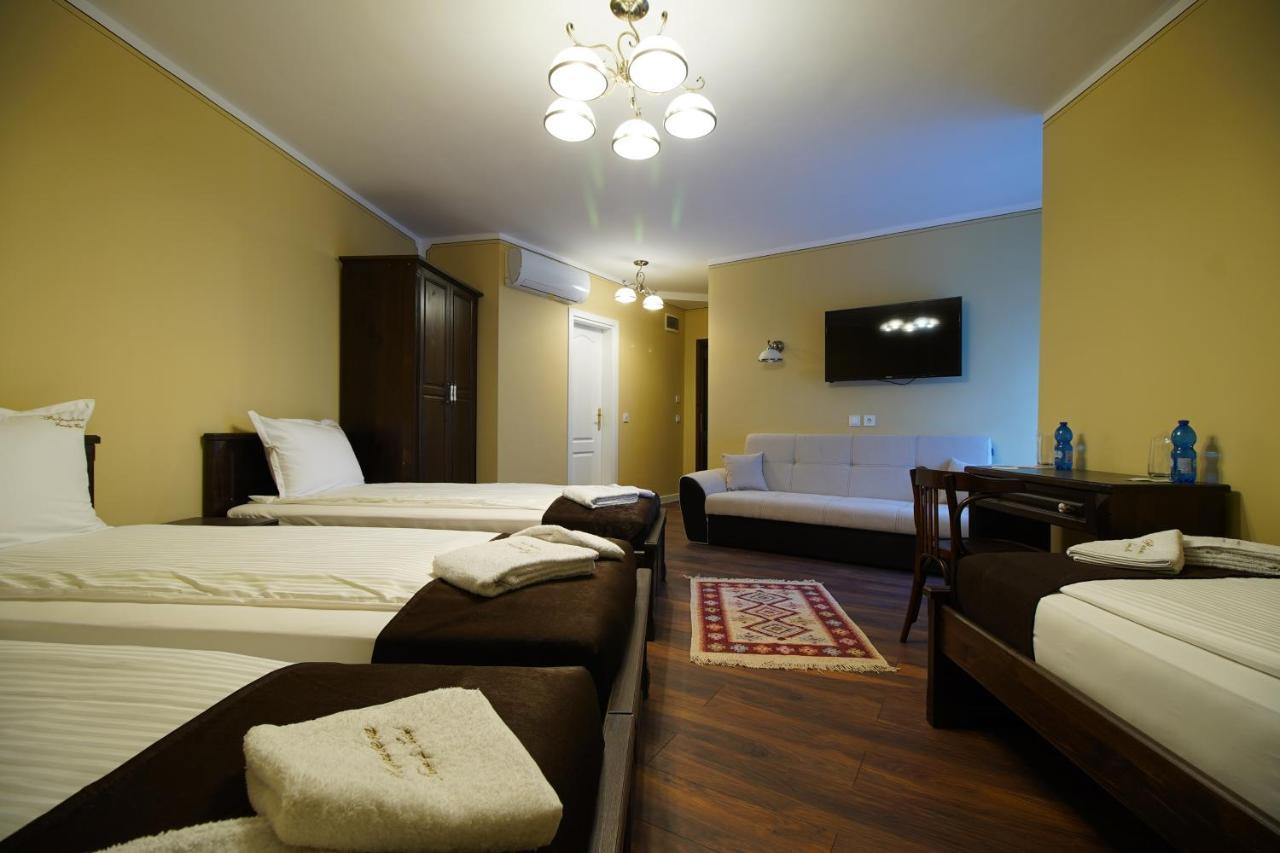 Pulpudeva Family Hotel Plovdiv Buitenkant foto