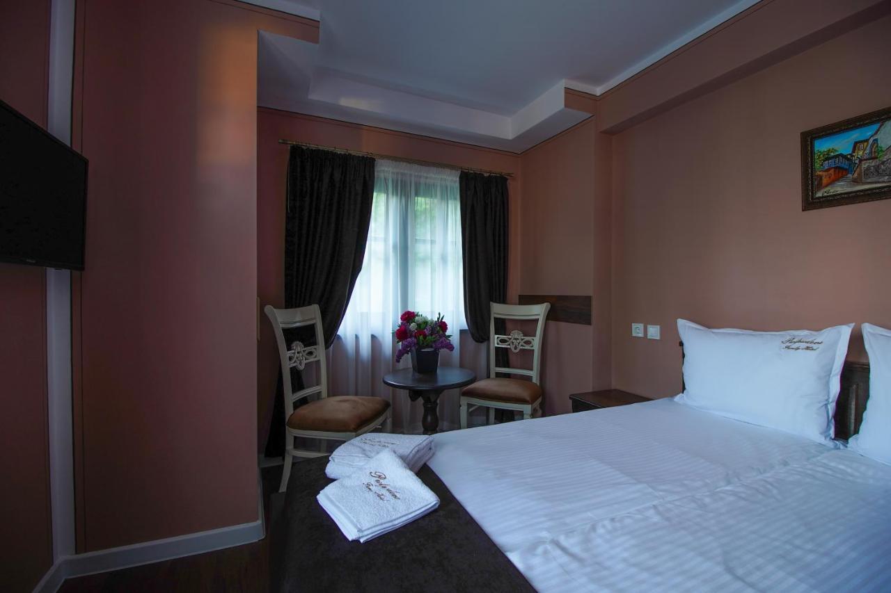 Pulpudeva Family Hotel Plovdiv Buitenkant foto