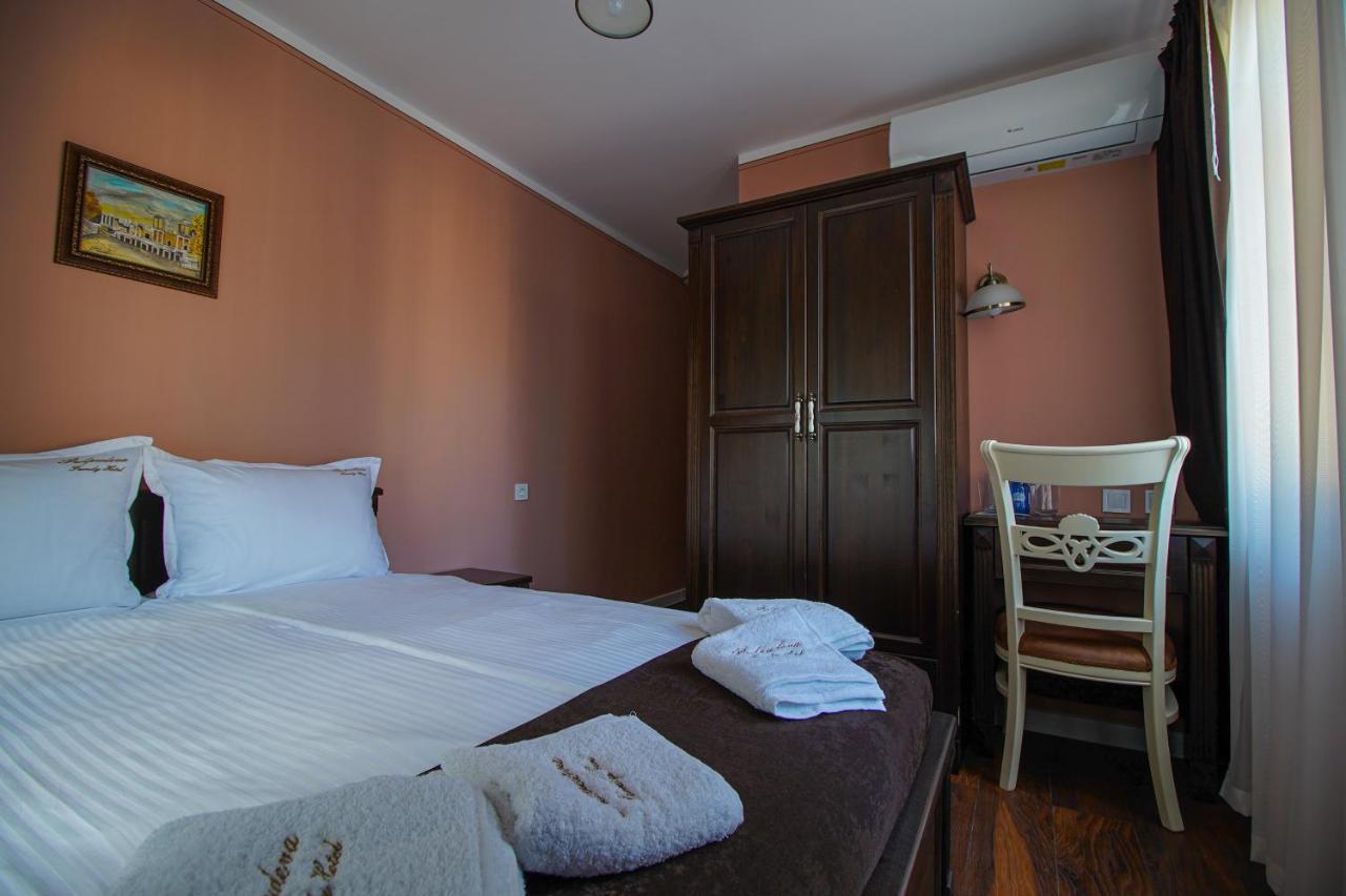 Pulpudeva Family Hotel Plovdiv Buitenkant foto